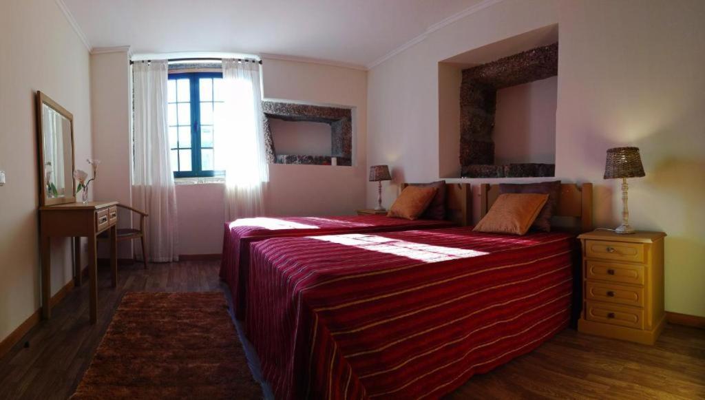 Guesthouse Casa Das Abegoarias Celorico De Basto Luaran gambar
