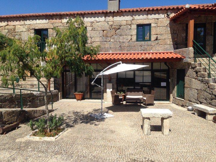 Guesthouse Casa Das Abegoarias Celorico De Basto Luaran gambar